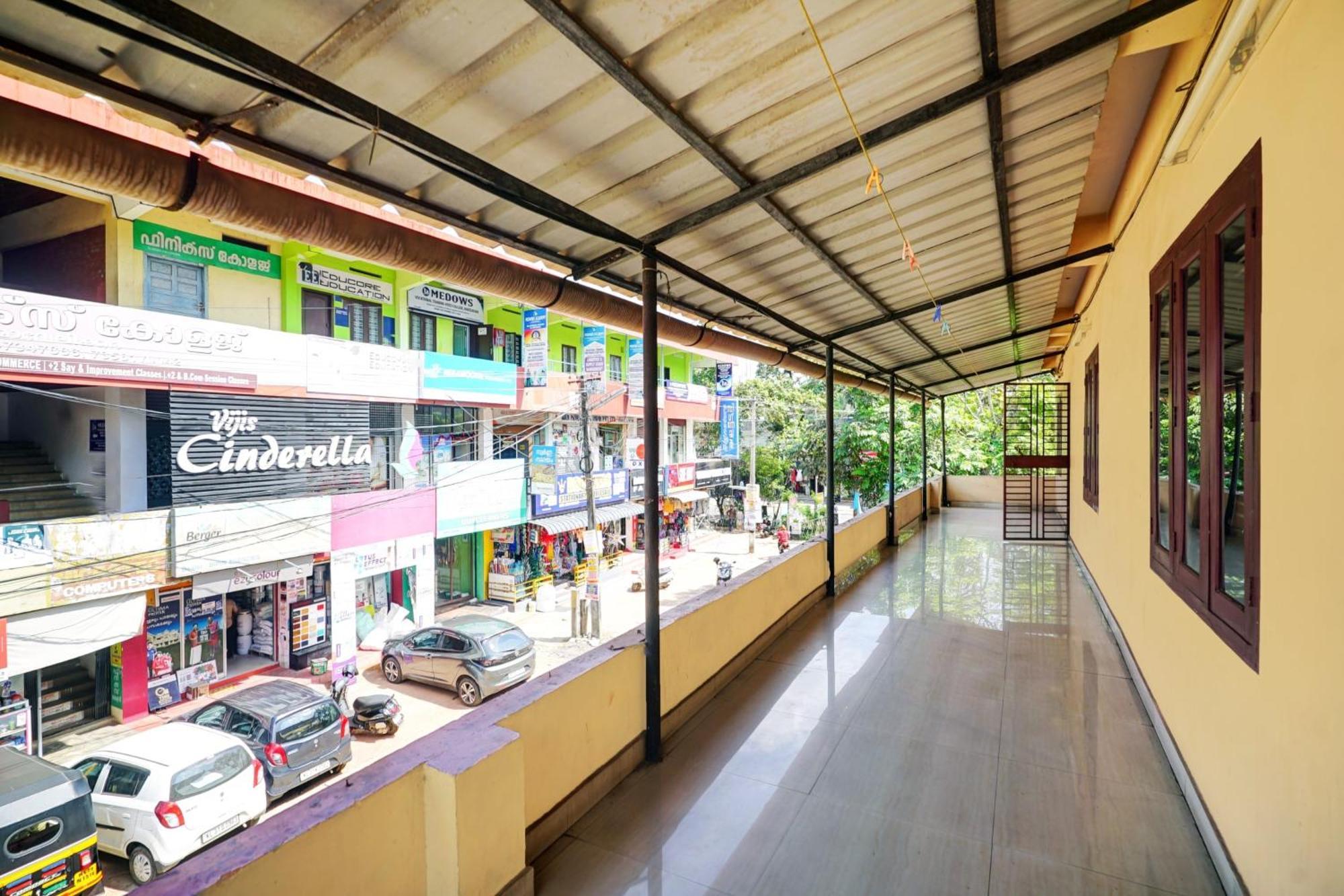 Mavelikara Hotel O Lekshmi Rooms & Villas מראה חיצוני תמונה